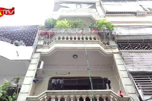 Nghe người bà kể lại tình huống giải cứu cháu bé 6 tháng tuổi trong vụ cháy ở Cầu Giấy