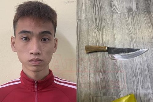 Vờ mua quần áo, thanh niên rút dao bầu kề cổ chủ cửa hàng đe dọa cướp tài sản