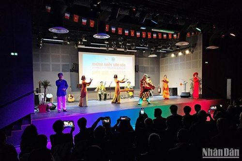 Những ngày văn hóa Hội An thu hút công chúng Paris