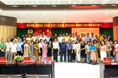 Phát động Cuộc vận động 'Học sinh, sinh viên với văn hóa giao thông'
