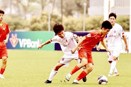 Bóng đá trẻ cần một cú hích mới: Thiếu sân chơi, thiếu cả nguồn đầu tư