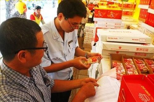 TPHCM kiểm tra an toàn thực phẩm dịp Tết Trung thu và bếp ăn học đường