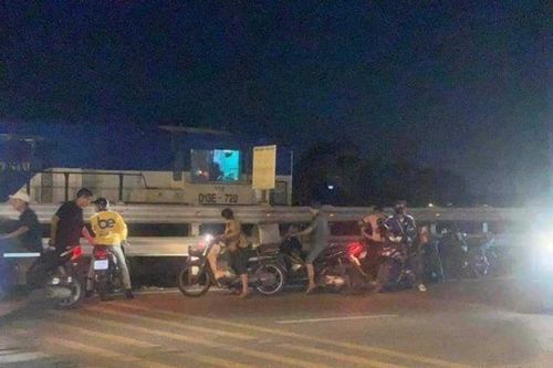 Hà Nội: Người đàn ông bị tàu hỏa đâm tử vong khi băng qua đường sắt