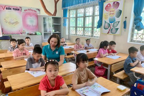 Thầy trò vùng ATK khắc phục khó khăn trước năm học mới