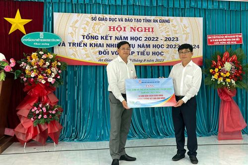An Giang tiếp nhận hơn 56.000 bản sách giáo khoa cho học sinh khó khăn