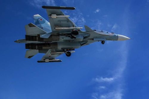 Su-30 khai hỏa phá hủy tàu quân sự gần đảo Rắn