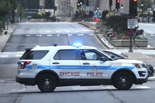 Nhóm phóng viên bị cướp khi đang đưa tin về nạn cướp bóc ở Chicago