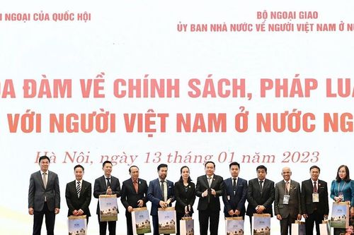Thúc đẩy tinh thần đại đoàn kết dân tộc và nghĩa đồng bào