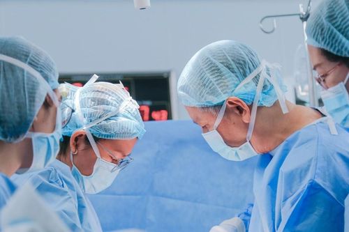 Lần đầu tiên can thiệp tắc mạch trong bào thai tại Việt Nam