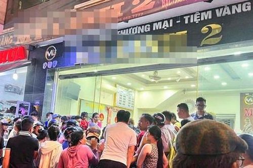 Thanh niên 'cạo trọc đầu mặc đồ thầy tu' cướp tiệm vàng có biểu hiện tâm thần?