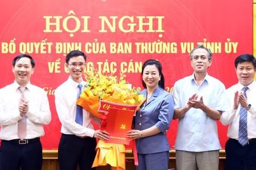 Ban Thường vụ Tỉnh ủy Bắc Giang công bố quyết định cán bộ