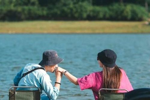 Nghỉ lễ 2/9, đến hồ nước tuyệt đẹp cách Hà Nội 40km cắm trại mùa thu