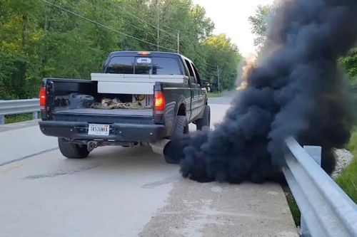 Hãng độ xe bị phạt 1 triệu USD do can thiệp phần mềm khí thải động cơ diesel