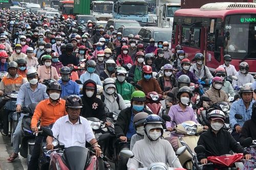Đường Võ Nguyên Giáp kẹt cứng, nghìn xe nhích từng mét ở khu vực Thủ Đức