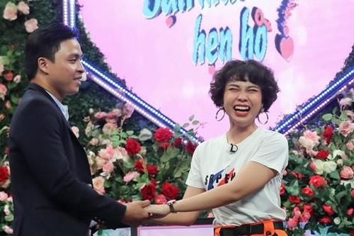 Cô gái tuyên bố 'ế' 24 năm đốn tim chàng kỹ sư Việt kiều