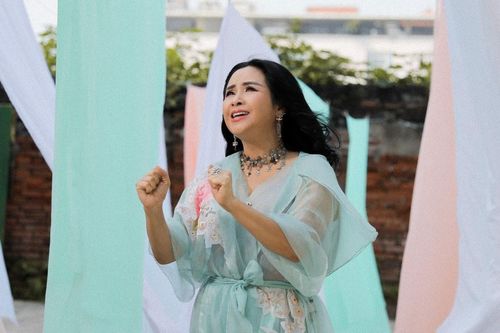 Thanh Lam hát về đấng sinh thành