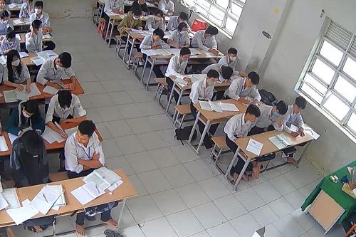 Phê bình bằng văn bản với thầy dạy Văn mắng học sinh 'đầu trâu, đầu chó'