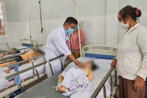 Nhà dân bốc cháy, 4 cháu nhỏ bị bỏng