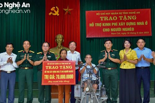 Bộ Chỉ huy Quân sự tỉnh hỗ trợ xây dựng nhà ở cho người nghèo huyện Nam Đàn