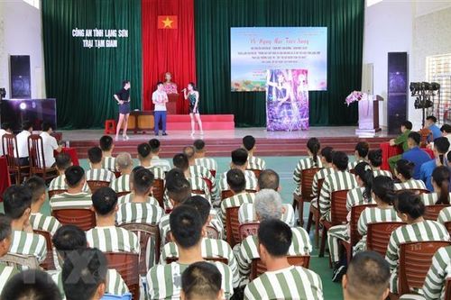 Chủ tịch nước ân giảm từ tử hình xuống chung thân cho 11 bị án