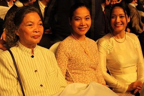 NSƯT Lê Mai: Mẹ của 3 nữ diễn viên nổi tiếng, từng bị đẩy sang vai phụ, làm đủ nghề kiếm sống