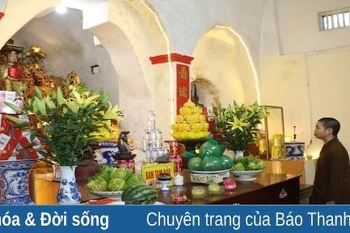 Thăm chùa cổ Hương Long