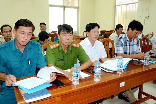 Gỡ khó cho trung tâm chính trị cấp huyện