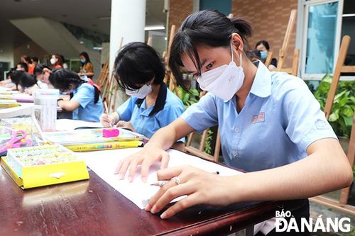 Hỗ trợ, giúp đỡ người mù có cuộc sống ổn định