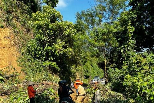 Tập trung phân luồng, khắc phục sạt lở trên Quốc lộ 70 thuộc địa phận huyện Bảo Yên