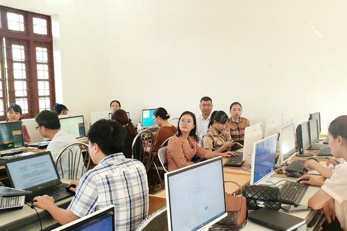 Nâng cao kỹ năng ứng dụng công nghệ thông tin trong thực hiện kế hoạch chuyển đổi số