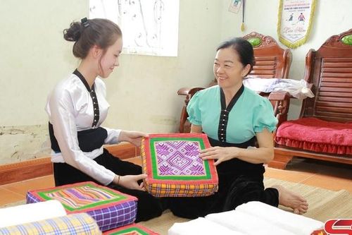 Nét đẹp trong nghi lễ cưới hỏi của đồng bào các dân tộc