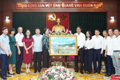 Thông tấn xã Việt Nam thăm và làm việc tại tỉnh Sơn La