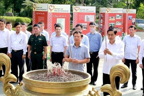 Bí thư Tỉnh ủy Lê Trường Lưu và Đoàn công tác thăm và làm việc tại tỉnh Sơn La