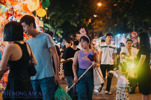 Hà Nội: Phố Hàng Mã bước vào mùa nhộn nhịp nhất trong năm