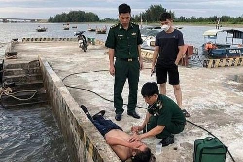 Xuyên đêm tìm kiếm nam sinh tắm sông mất tích