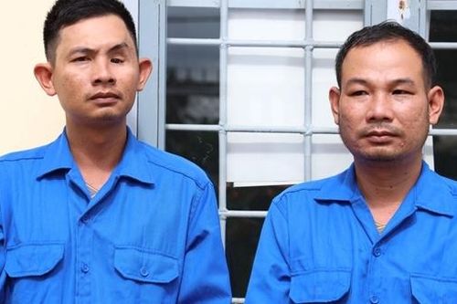 Anh em ruột lên cửa khẩu ôm tê tê đi giao hàng