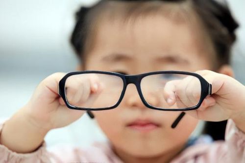 4 bệnh về mắt ở trẻ cần chữa sớm, tránh thị lực không thể phục hồi