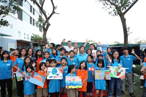 Trường Hy vọng đạt giải với đề cử Hoạt động cộng đồng ấn tượng nhất toàn cầu