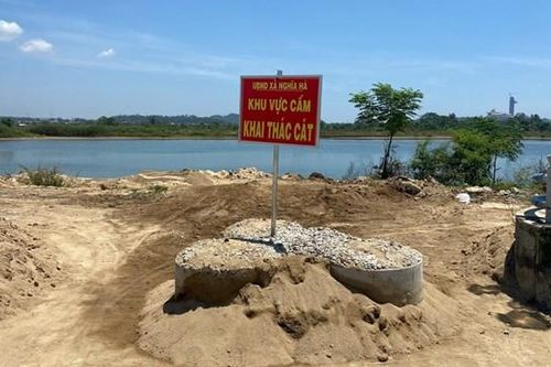 Xử lý nghiêm nạn khai thác cát trái phép