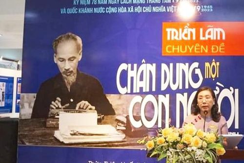 Khai mạc triển lãm 'Hồ Chí Minh - Chân dung một con người'