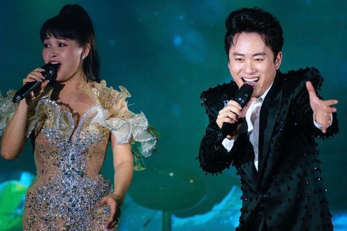 Trang Nhung song ca ăn ý với bạn cùng lớp Tùng Dương