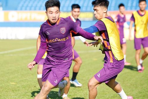 Chuyển nhượng V-League hôm nay 31/8: B.Bình Dương sắp công bố 'bom tấn', hậu vệ Hà Nội đến Quảng Nam