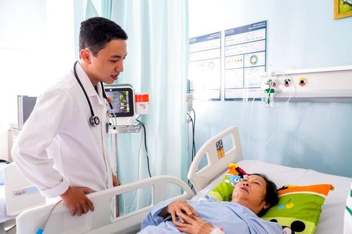 Cứu sống bệnh nhân bị kẹt van nhân tạo do huyết khối