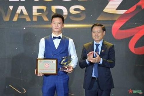 Tiền vệ Viettel FC Hoàng Đức là cầu thủ xuất sắc nhất V-League 2023
