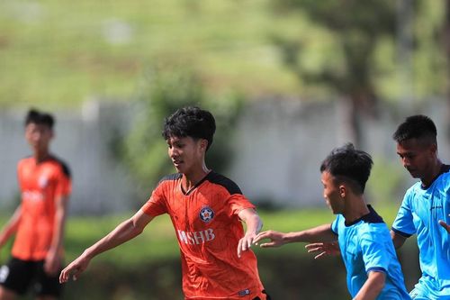 Bóng đá trẻ cần một cú hích mới: Nhạc trưởng và tinh thần chung sức