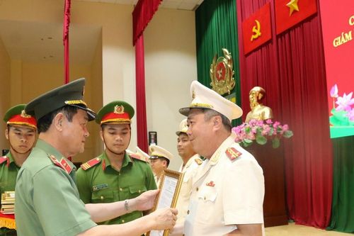 Công bố quyết định kiện toàn bộ máy và công tác cán bộ thuộc Công an TPHCM