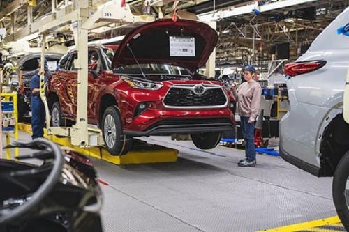 Lý do nào khiến 12 nhà máy lắp ráp ôtô Toyota phải dừng hoạt động?