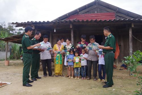 Khẳng định niềm tin yêu của nhân dân biên giới