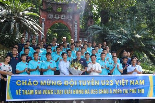 U23 Việt Nam dâng hưởng tưởng niệm các Vua Hùng trước thềm giải U23 châu Á