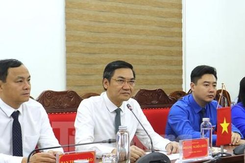 Đoàn đại biểu Đoàn Thanh niên 3 tỉnh nước bạn Lào chào xã giao lãnh đạo tỉnh Nghệ An